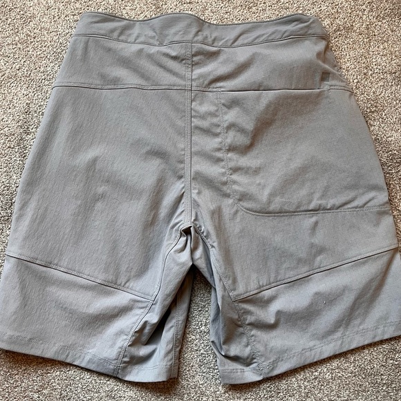 NWT Mens MEC RnB Shorts Size 34 - Picture 2 of 6